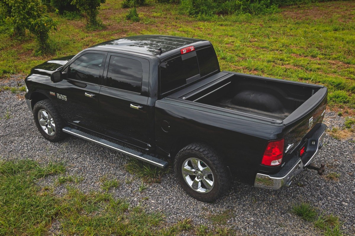Ram 1500 Retractable Bed Cover - Rough Country - Powered Retractable, Aluminum, UV-Protected, 5'7